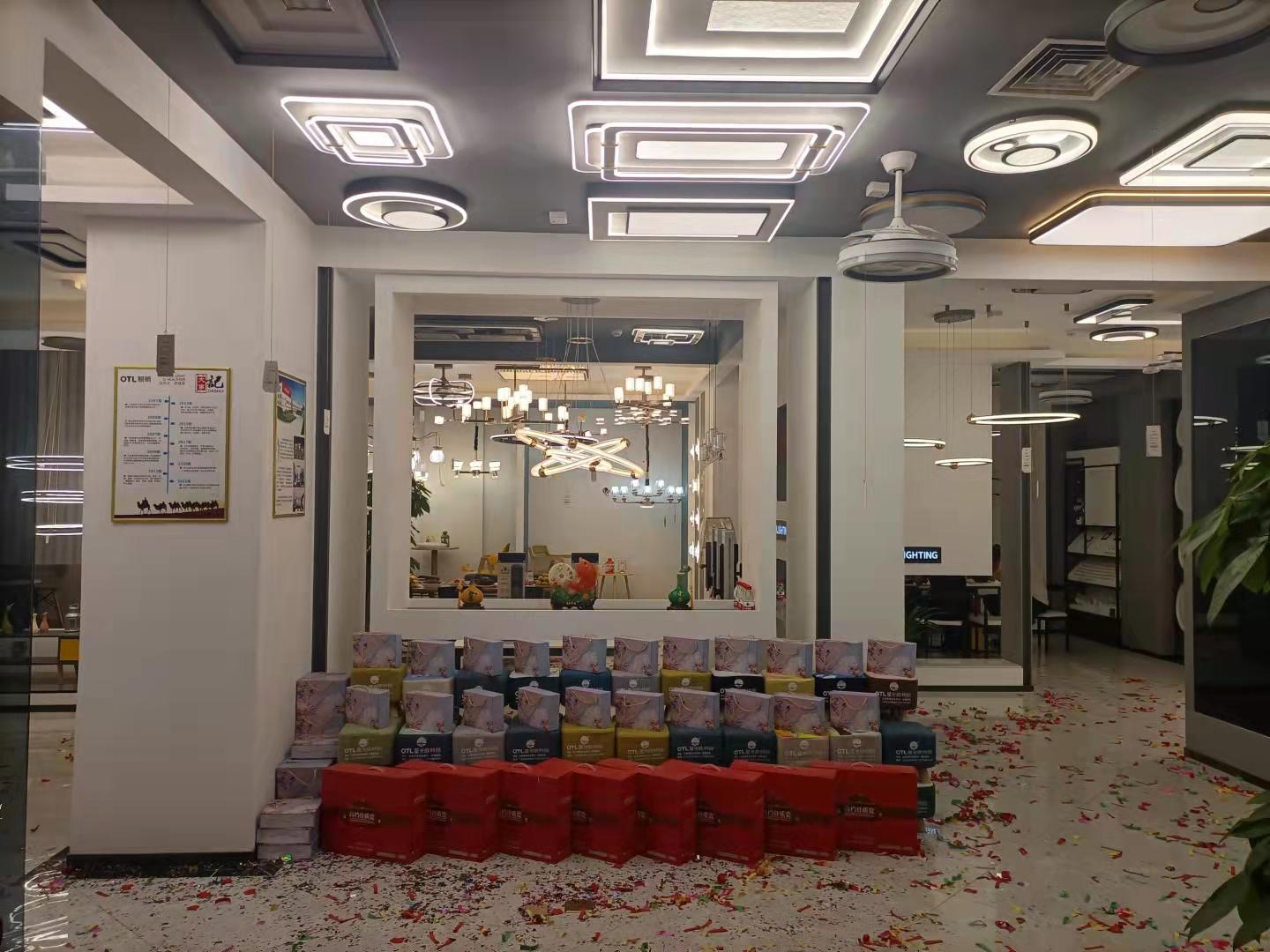 开灯饰店注意事项：灯具加盟店的选址攻略-赚在家创业号