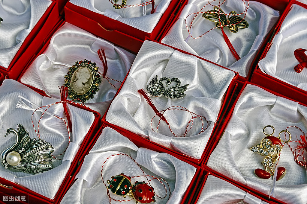 适合普通人白手起家的小生意,不起眼却很赚钱的创业项目,变现快