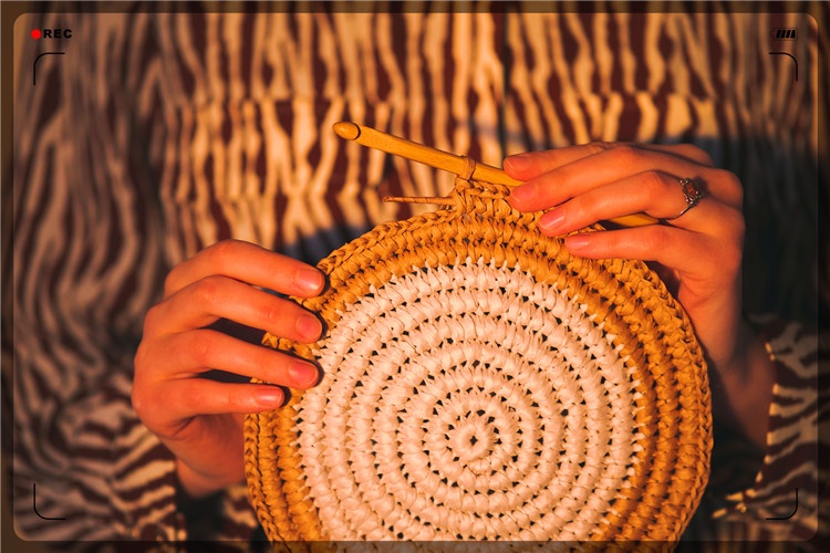 52岁人失业在家没事做,有什么手工活,能一个月收入两千元以上