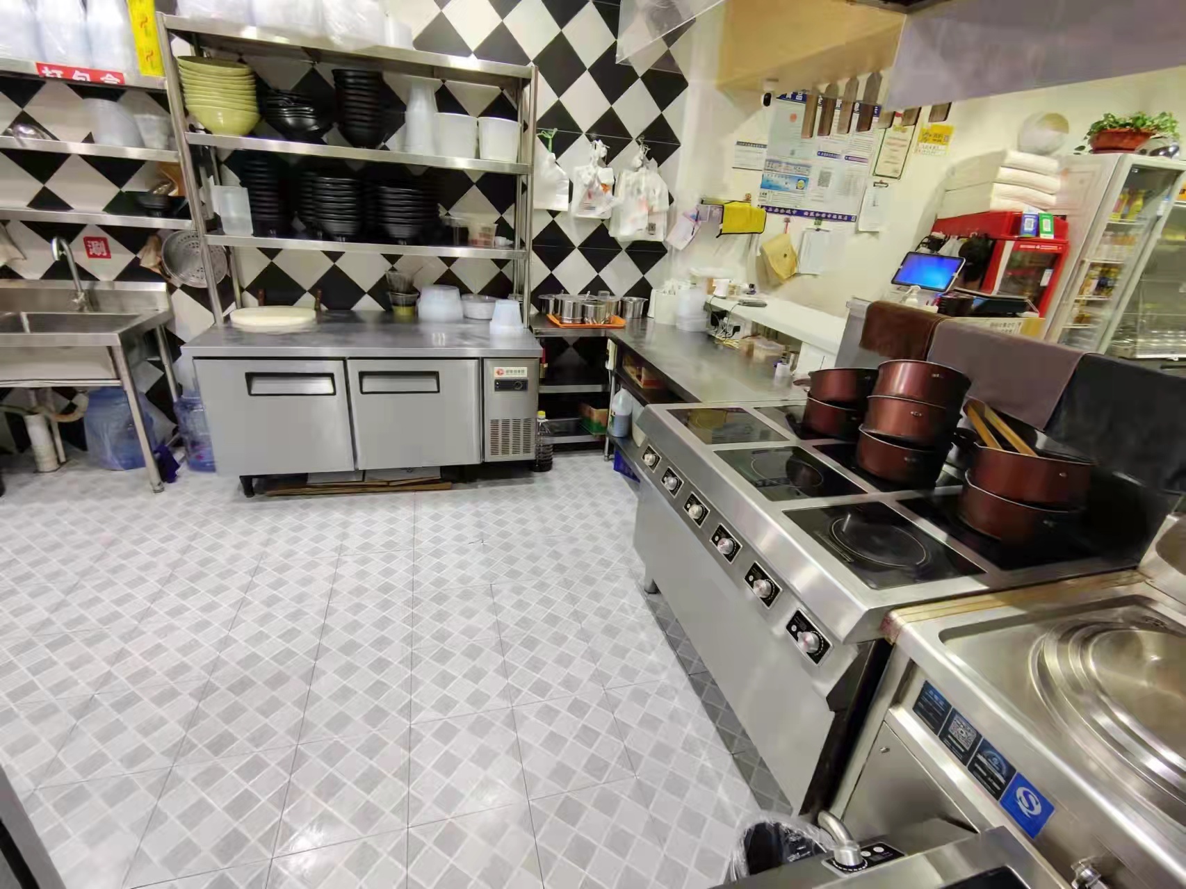 满溢王姐麻辣烫:没经验依旧可以开一家自己的麻辣烫店