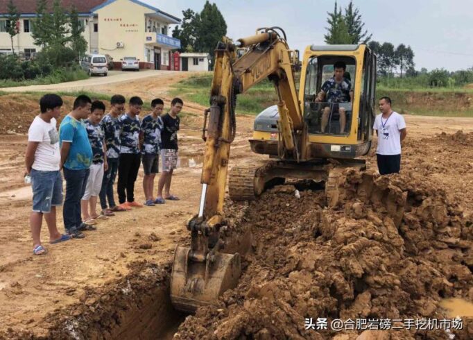 现在00后学什么技术比较好？学挖掘机技术的优势分析-专在家创业网
