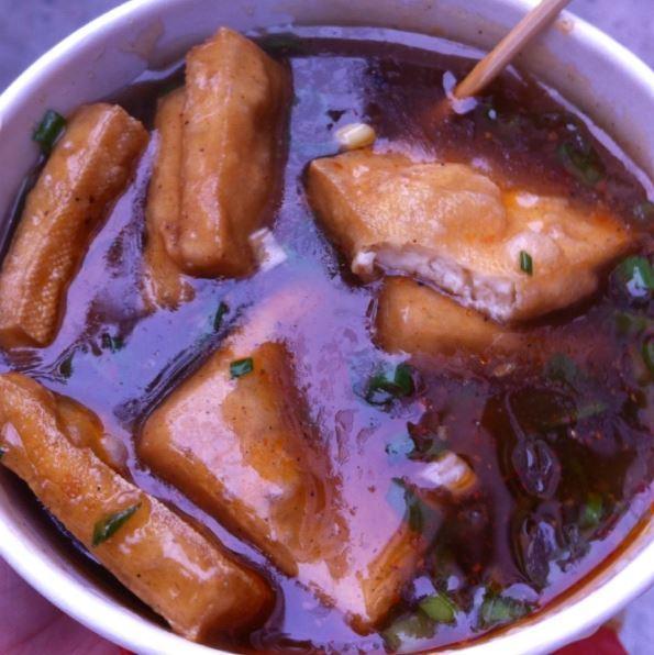 火爆的7种街头小吃,让年轻人痴迷追捧,吃货:摆地摊都难选