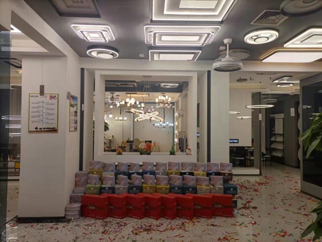 开灯饰店注意事项：灯具加盟店的选址攻略-赚在家创业号