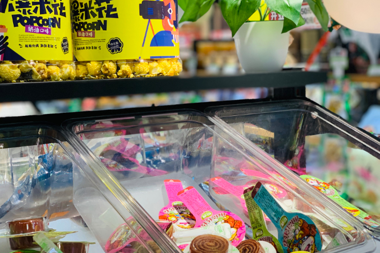 城镇投资怡佳仁零食店前景怎样？