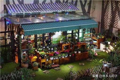 2021年没经验的女生适合开个什么店?这几种生意新手也能赚钱