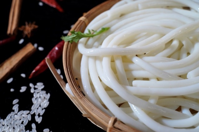 普通人在家也能开办自己的小加工厂了,适合的项目有这几种