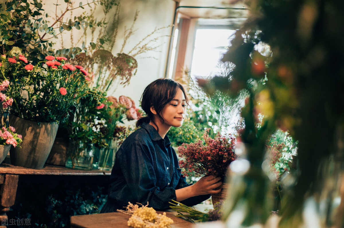 成本低适合女性开个店的项目有哪些？
