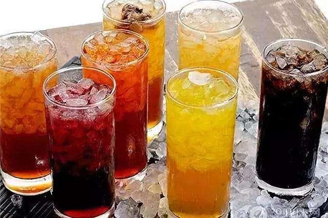 2022四种火爆的地摊小吃,成本不高却很赚钱,只要出摊就有人排队