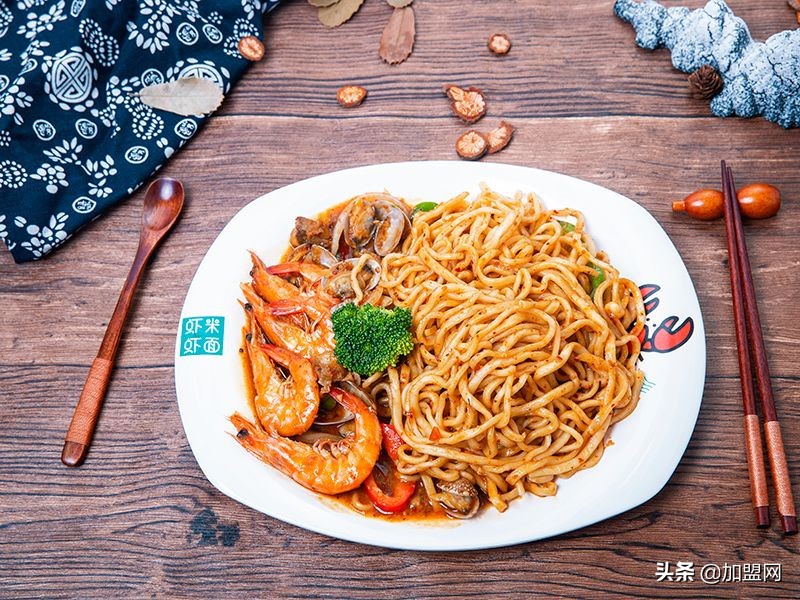 开家“接地气”的小店,投资少、风险低、人气高,选它