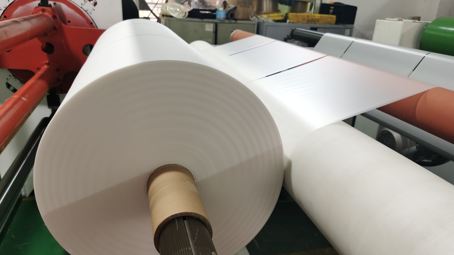 订单供不应求的小加工厂，夫妻俩投资10多万开始干，3年买了2套房