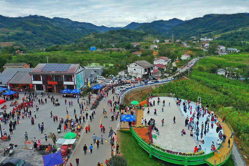 进城打工难，回村创业搞什么？3类项目重点发展，农民机会来了