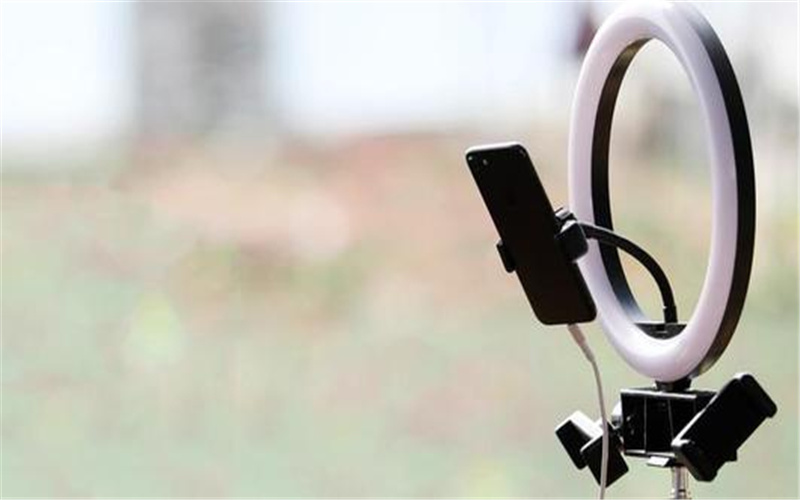 普通人想白手起家，现在还有哪些靠谱的途径？推荐一下