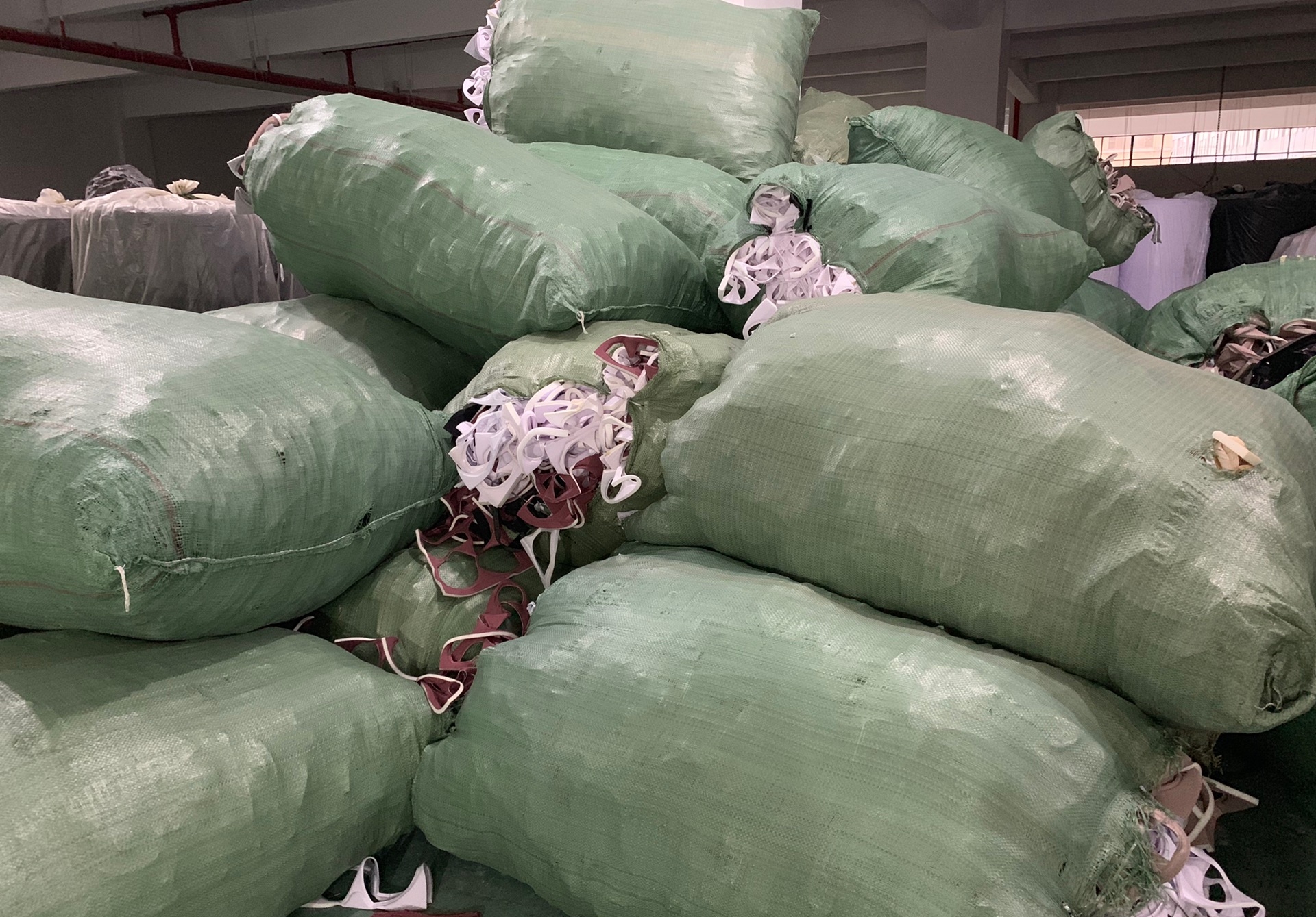 毛料1吨800,加工完能卖2000,这种小型破碎厂,知道的人很少