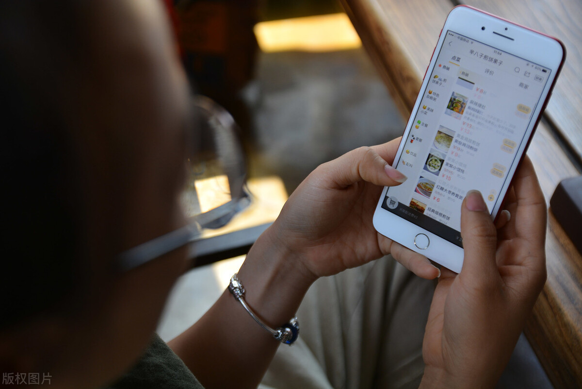 手里没钱，没经验，又想开店创业怎么办？看看这种模式