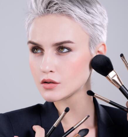 新手学化妆要多久才能拿到证