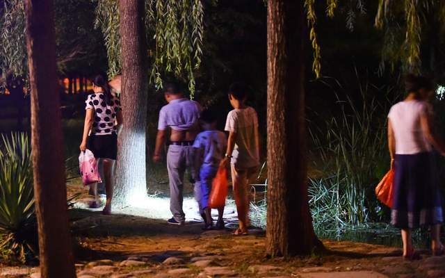 夏季，农民忙里偷闲，可以干三种小买卖，有人靠它月入上万