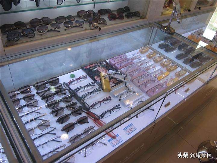 开一家小型眼镜店需要多少钱