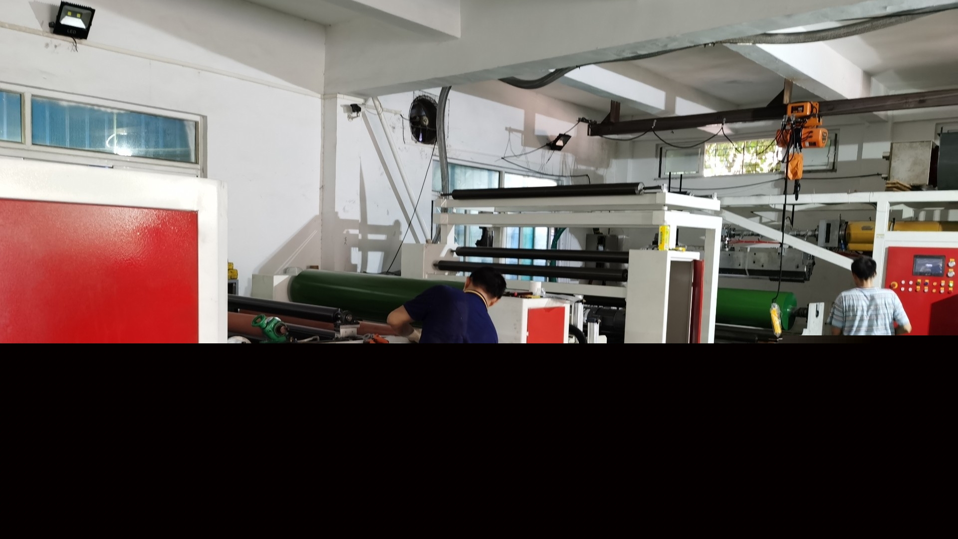 订单供不应求的小加工厂，夫妻俩投资10多万开始干，3年买了2套房