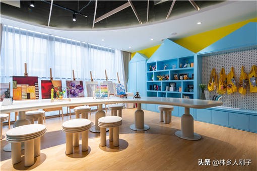 2021年没经验的女生适合开个什么店?这几种生意新手也能赚钱