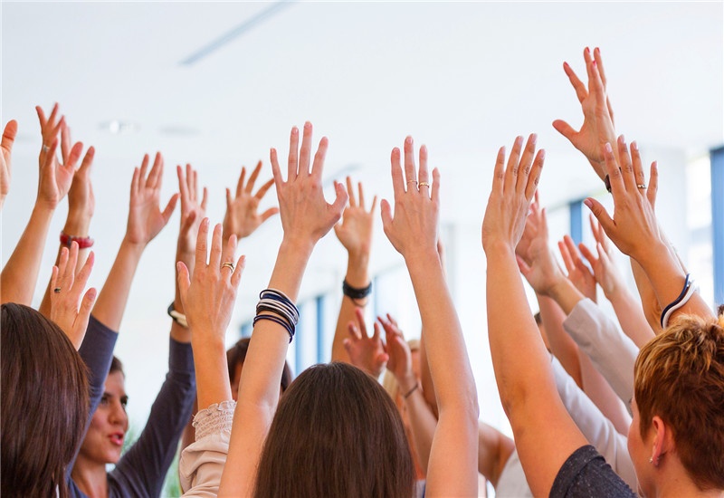 40多岁的人负债200多万，没有资金，做什么项目有翻身的希望？