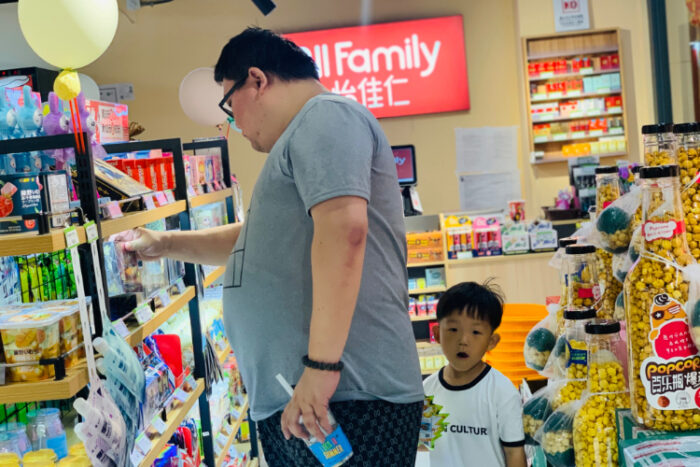 镇上开零食店能挣钱吗?城镇投资怡佳仁零食店前景分析-专在家创业网