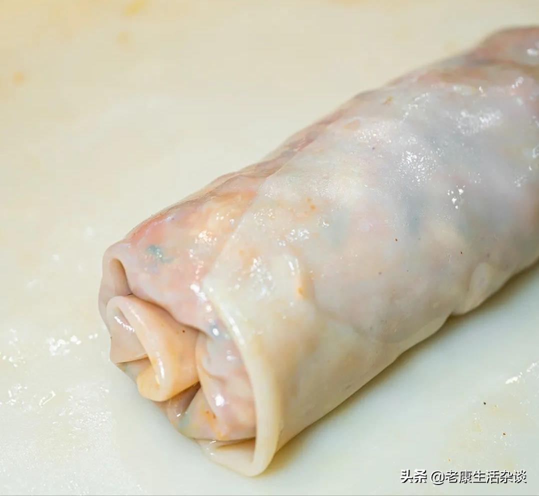 炸鸡柳、卷凉皮，两个小吃的档口就能在北京火了，得去看看了