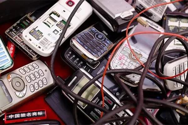 适合普通人创业的四大“暴利”行业！门槛很低，已有人年入过亿