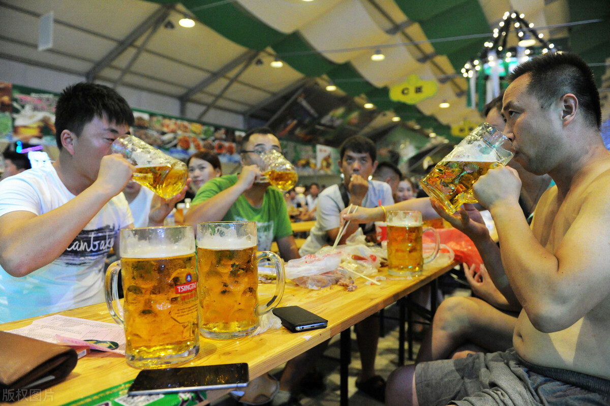 烧烤店推出“啤酒免费”，1个月收入23万，赚钱模式值得借鉴