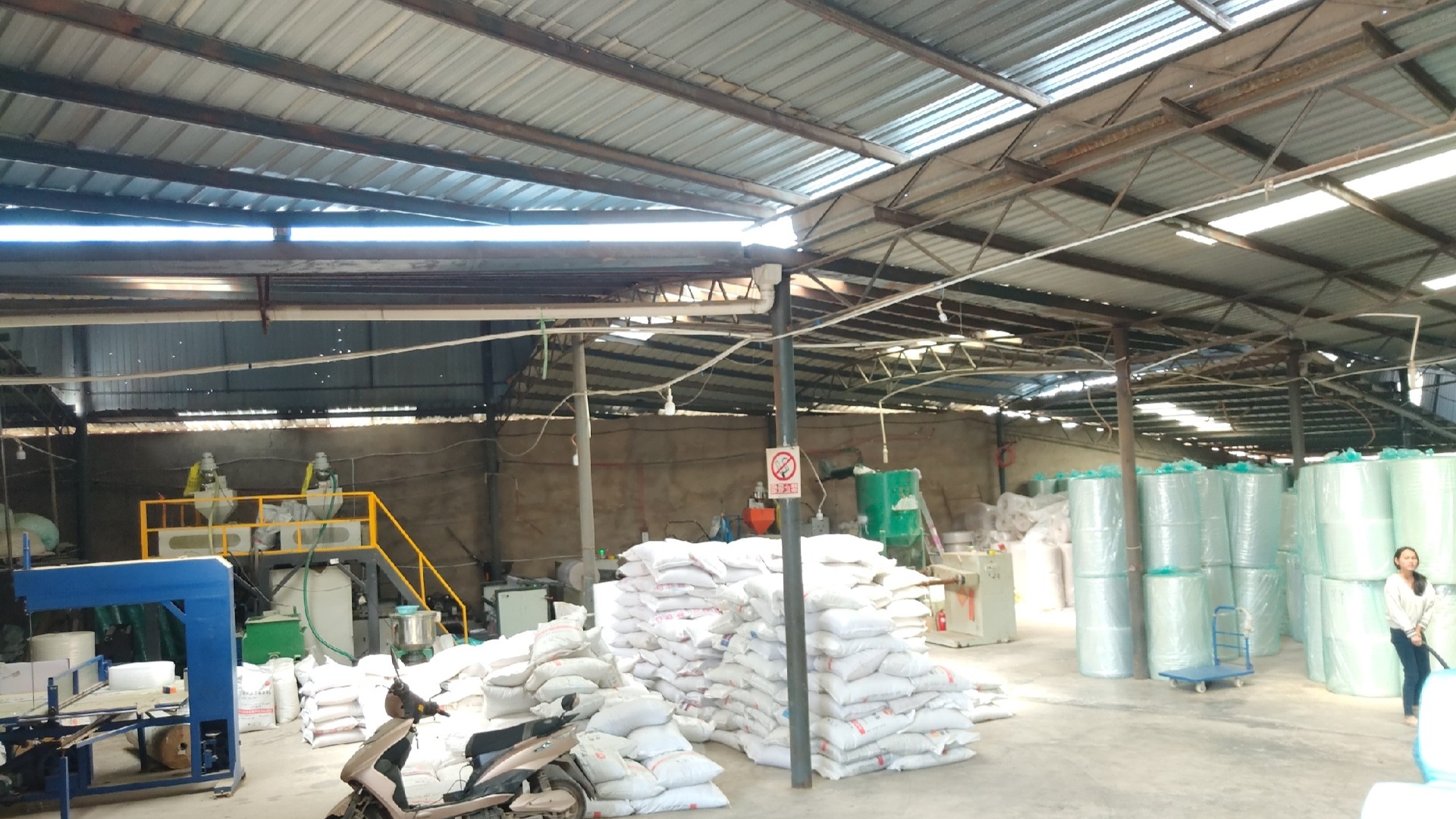 订单供不应求的小加工厂，夫妻俩投资10多万开始干，3年买了2套房