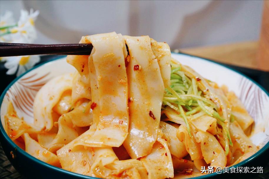 夜市摆地摊卖什么赚钱 小吃生意 摆摊项目大全 摆摊必看 记得收藏