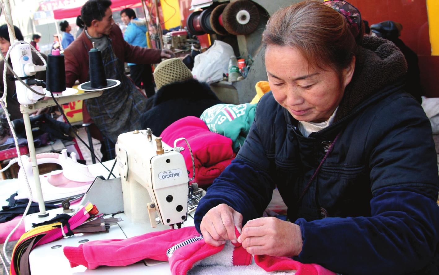 打工赚钱难，回农村能干啥？10年内4大行业吃香，农民抓住机会