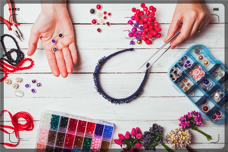 52岁人失业在家没事做,有什么手工活,能一个月收入两千元以上