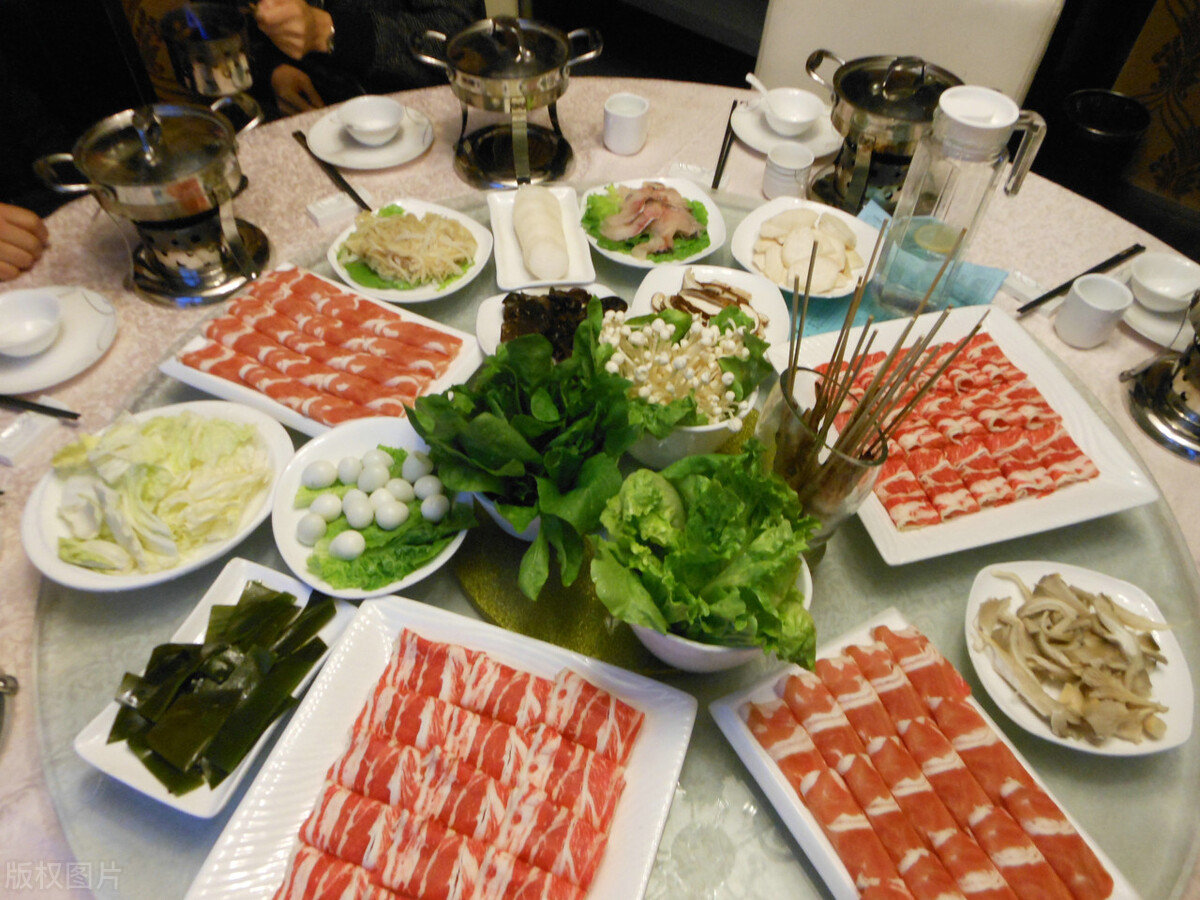 山西小伙开火锅店,只因用了2招,生意迅速火爆起来