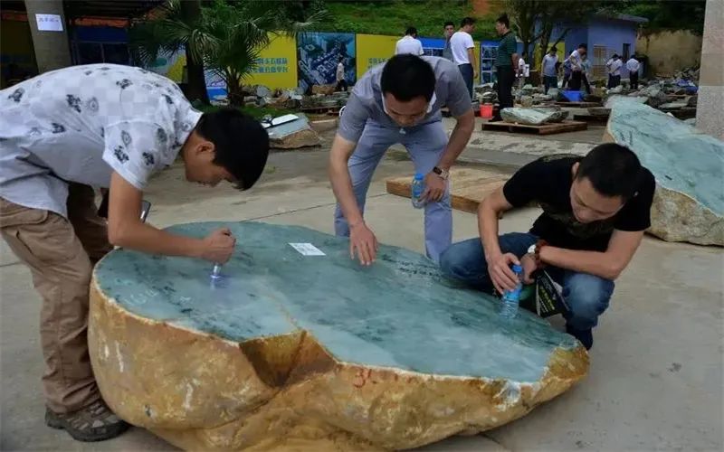 当下社会上,做哪些生意,还有一夜暴富的可能?