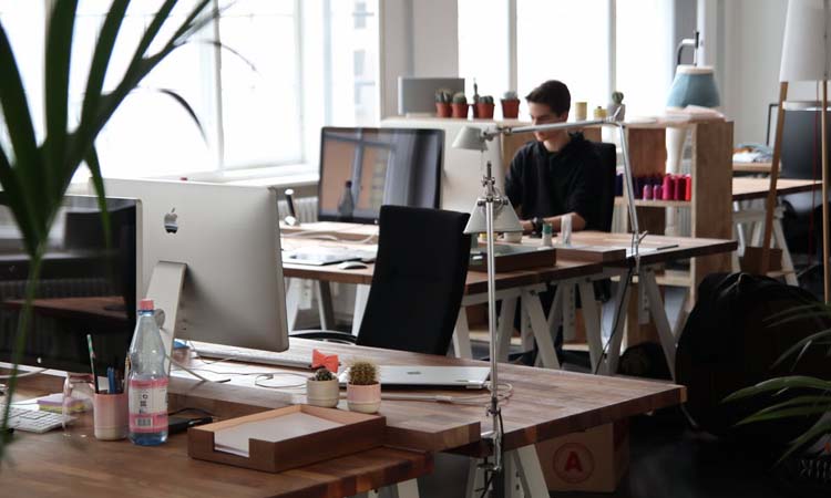 三种有前景的工作，比较适合年轻人去做，现在坚持努力还不晚