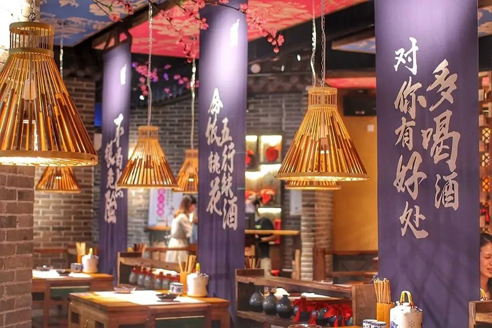 二三线城市成为了新式酒馆的主场?它的赚钱密码是什么?