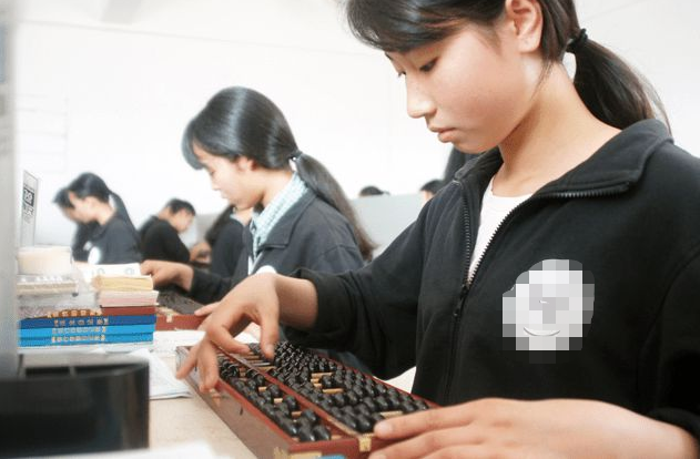 女生学什么技术比较有前途？推荐十个女生吃香创业项目-赚在家创业号