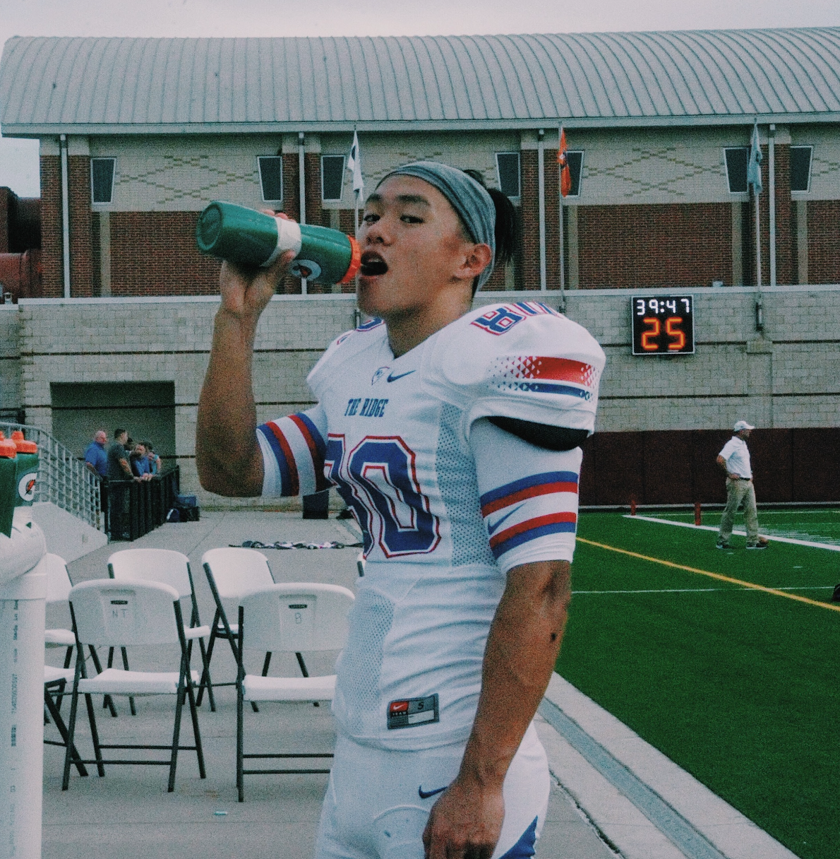 00后创业(00后杰出青年事迹材料)-1