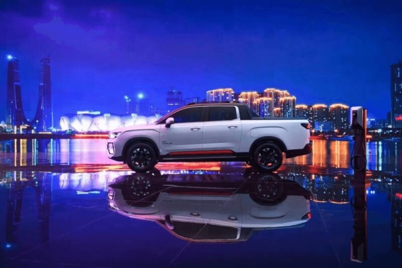 李书福、马斯克争抢“电皮卡”，创业神器要爆发？-1