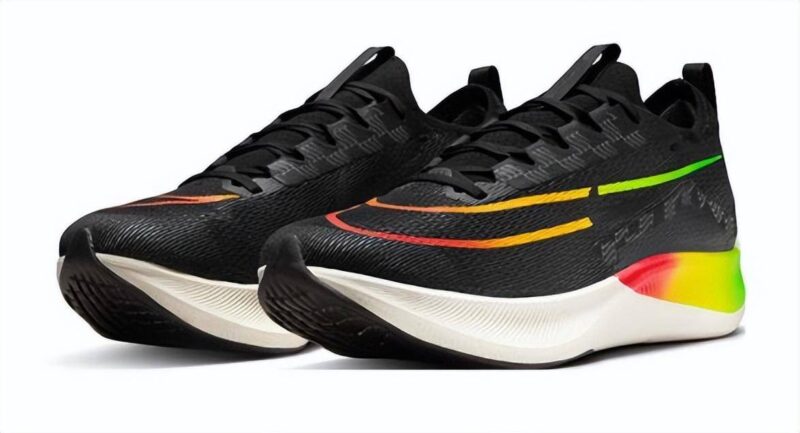 耐克跑步鞋哪个系列好(跑鞋推荐)-1 耐克跑步鞋哪个系列好(跑鞋推荐)-1