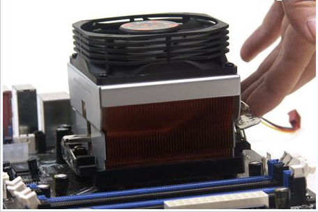 cpu散热器怎么拆-1