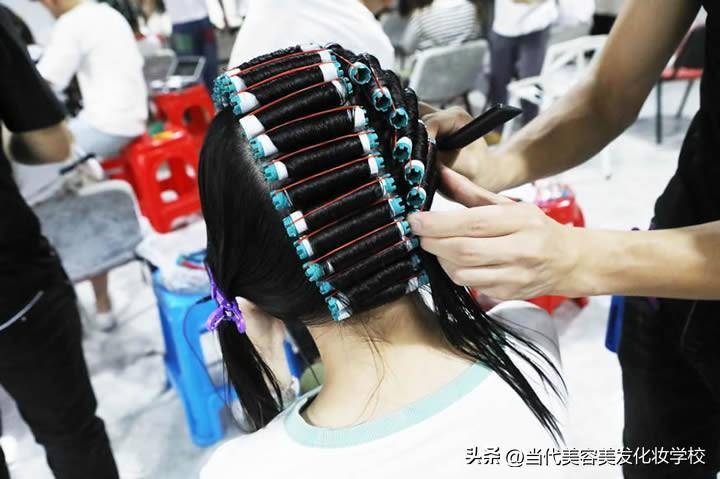 在美发学校哪里好?好的美发美容学院分享-赚在家创业号
