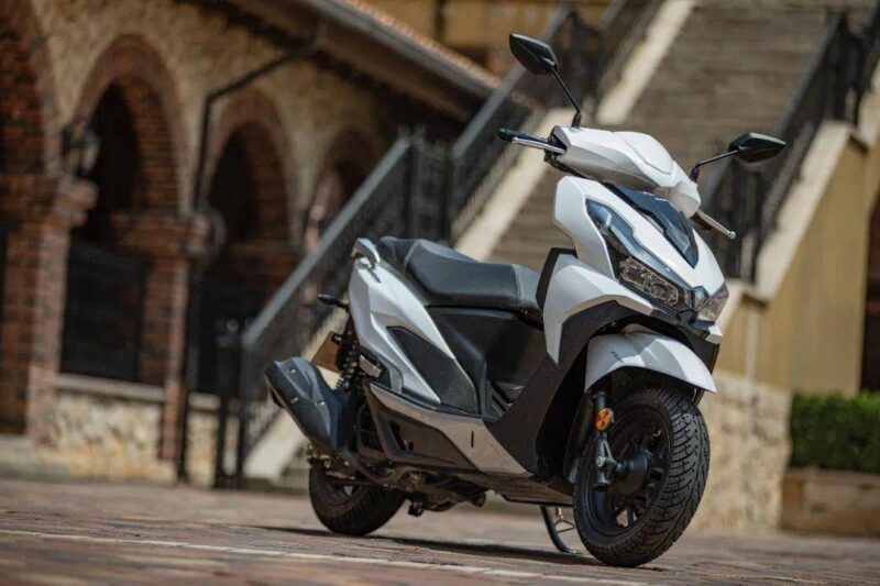 铃木uy踏板车2021款价格(铃木最新125踏板uy)-1 铃木uy踏板车2021款价格(铃木最新125踏板uy)-1