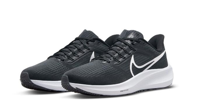 耐克跑步鞋哪个系列好(跑鞋推荐)-1 耐克跑步鞋哪个系列好(跑鞋推荐)-1