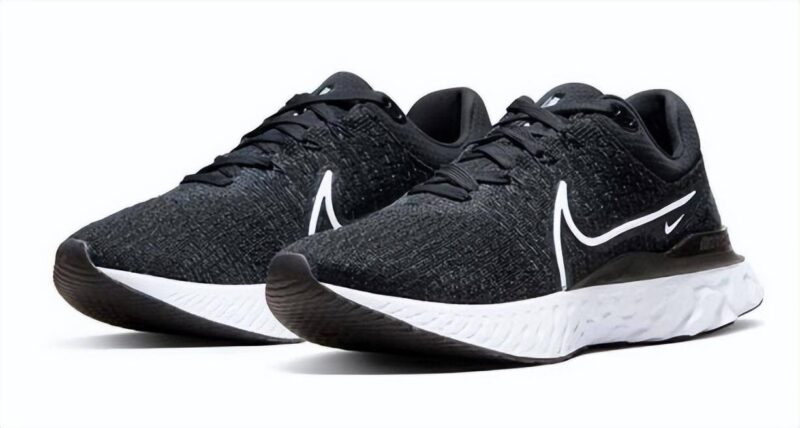 耐克跑步鞋哪个系列好(跑鞋推荐)-1 耐克跑步鞋哪个系列好(跑鞋推荐)-1