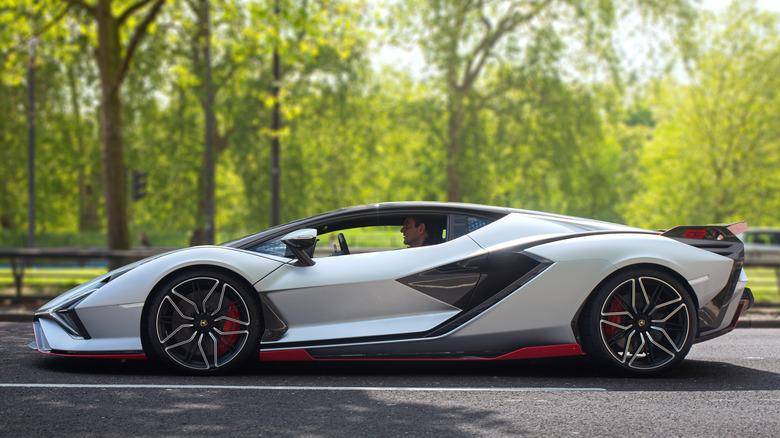 世界上最贵的车第一名(世界上最贵的车排行榜)-1 世界上最贵的车第一名(世界上最贵的车排行榜)-1