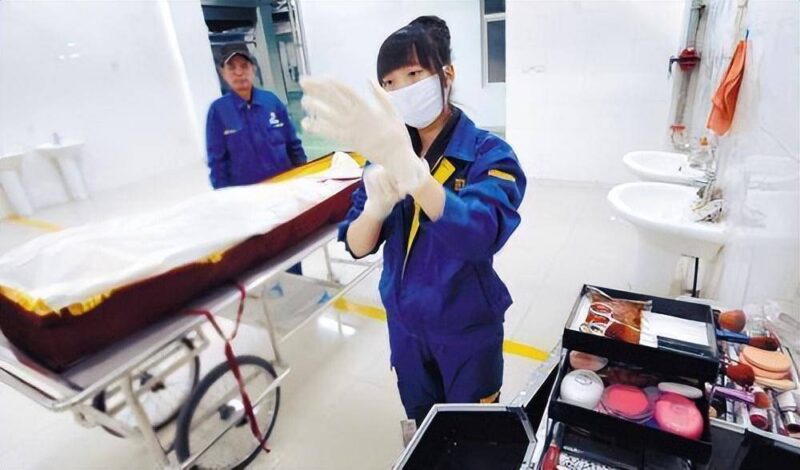 入殓师一般工资多少-1 入殓师一般工资多少-1