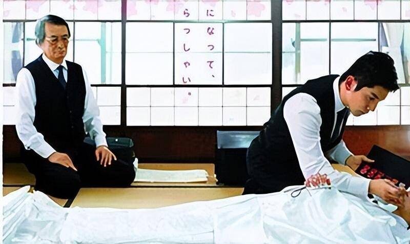 入殓师一般工资多少-1 入殓师一般工资多少-1