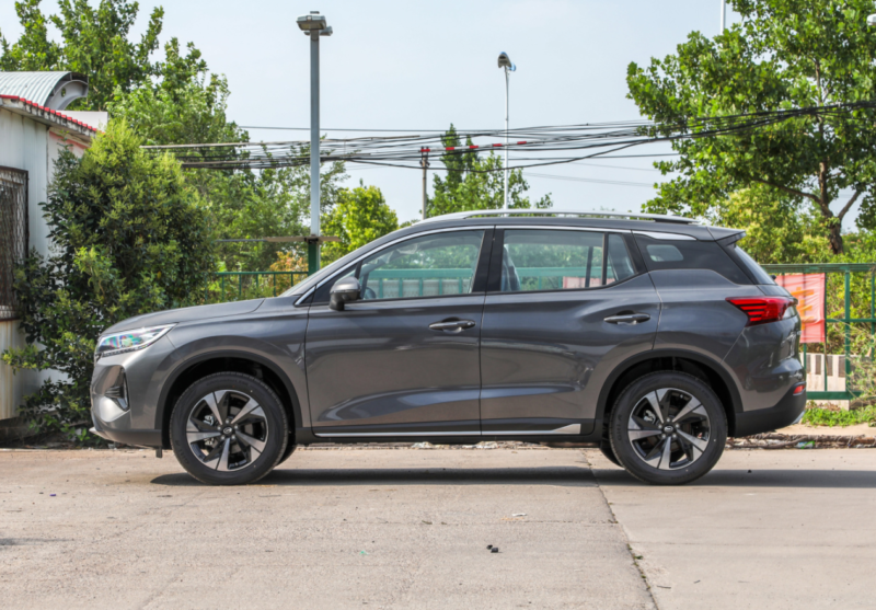 15万以下suv排行榜(10-15万suv销量排行榜前十名)-1