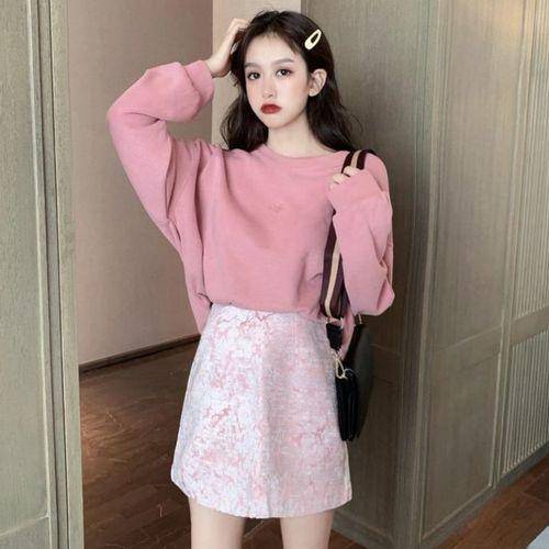 粉色上衣搭配什么颜色裙子-1 粉色上衣搭配什么颜色裙子-1